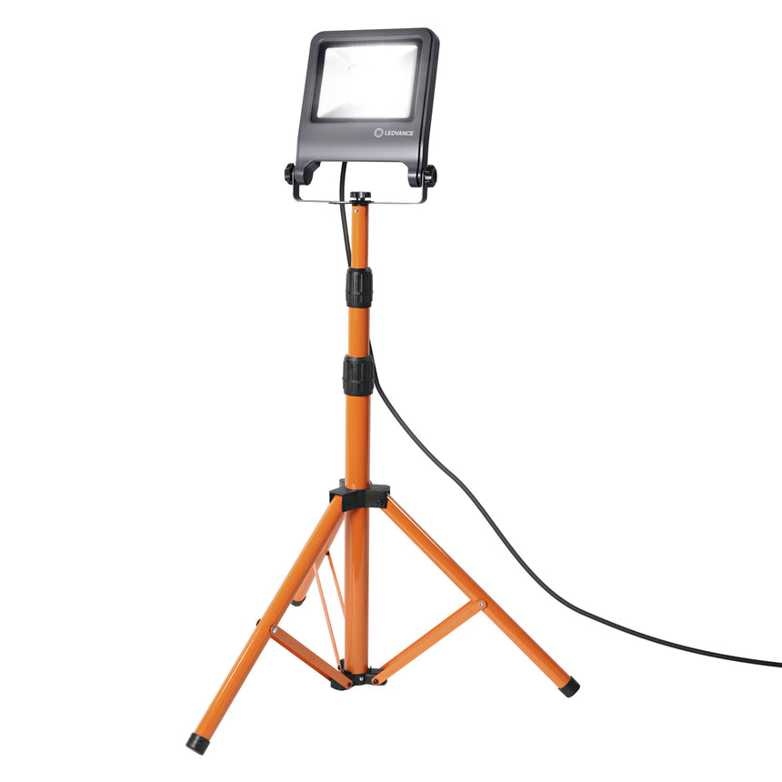 Proiector LED (lampa de lucru) cu stativ Ledvance Tripod, 50W, 2700 lm, temperatura neutra (4000K), IP65/IP44, 220-240V, inaltime ajustabila 1.8m, Aluminiu, clasa energetica F