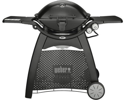 Gratar Pe Gaz Weber Q 3200 Negru 2 Arzatoare 6, 36 Kw Suprafata De Gatire 63x45 Cm Include Termometru Integrat In Capac, Etajera, Mese Laterale Pliante Si Tava De Colectare Grasime