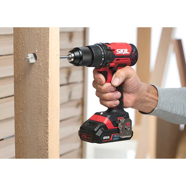 Masina de gaurit si insurubat SKIL DD1E3010BB, 1450 rpm,20V, 2.0 Ah, Cu Acumulator, Negru-Rosu