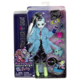 Papusa Mattel, Monster High, Frankie Stein, Creepover Party cu accesorii si animalut, articulatii mobile, 30 cm