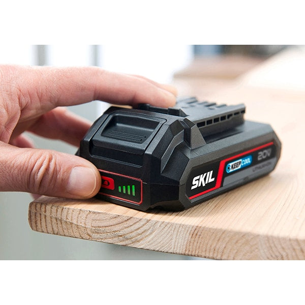 Masina de gaurit si insurubat (bormasina) SKIL 3020 AA, 20V, 2.5Ah, 1450RPM, Mandrina Rapida 13mm, Incarcator + Acumulator, Negru-Rosu
