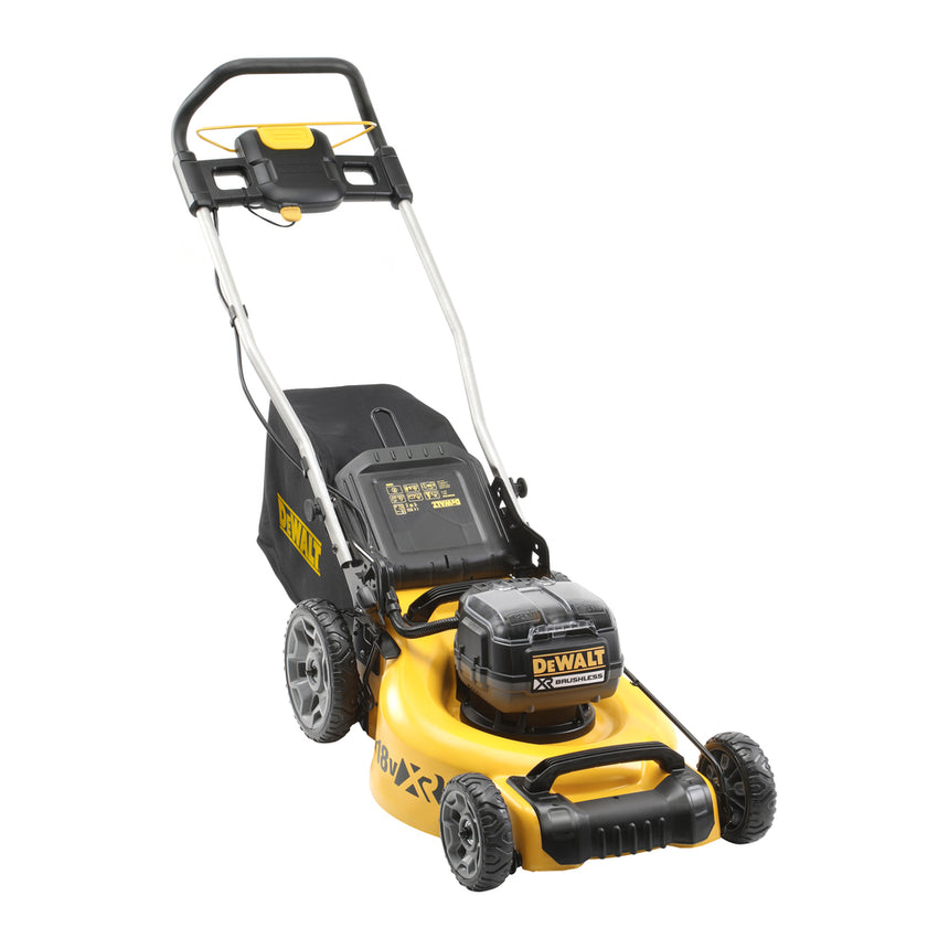 Masina de tuns gazon/iarba pe acumulator DeWalt DCMW564P2, 36 V ( 2 X 18 V), 48 cm latime lucru, 5 trepte de taiere, sac colector 55 l, functie de mulcire, motor fara perii, include: incarcator + 2 acumulatori 18 V XR 5.0 Ah