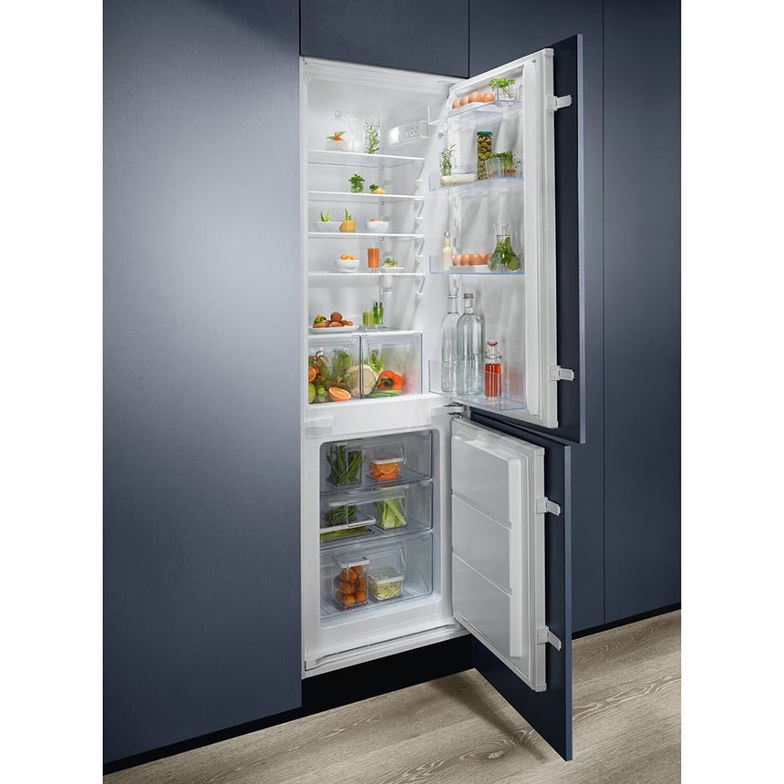 Combina frigorifica incorporabila Electrolux LNS5LE18S, 271 l, Usa reversibila, Control electronic, Ventilator, Clasa E, H 178 cm